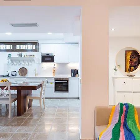 Luny Apartment